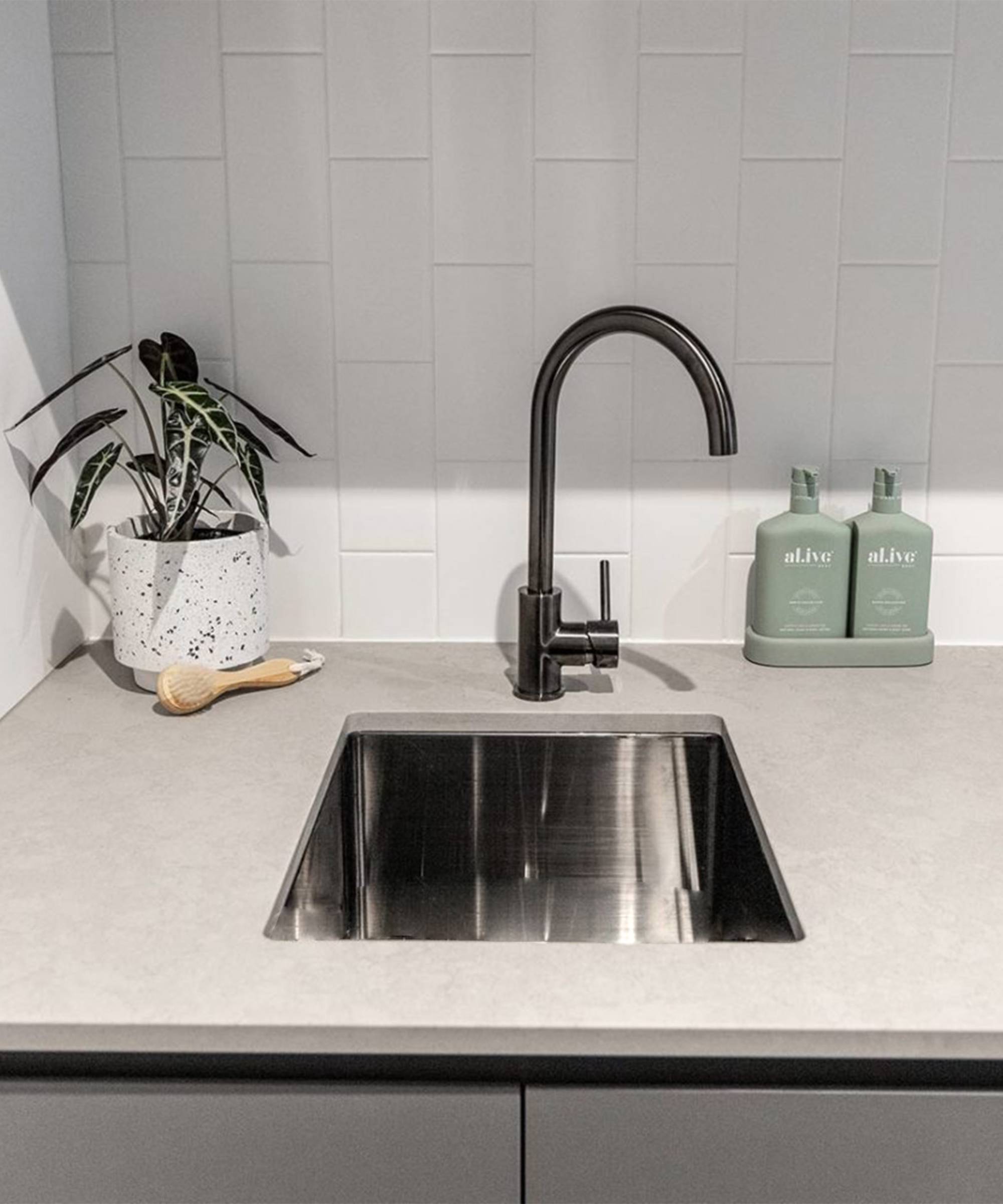 Évier de cuisine simple 380 mm - gunmetal brossé - Balsa